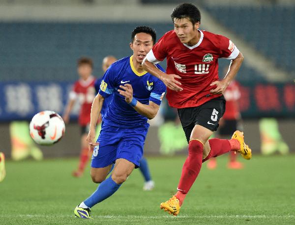 那一年他们风华正茂：李连杰和刘家良师傅相互模仿学习！