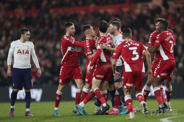 安全出球脚