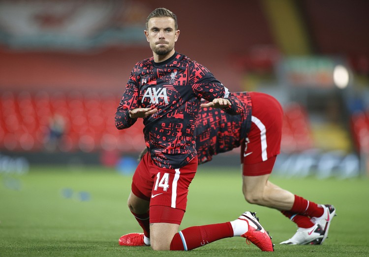 切特用一个词形容队友：SGA&杰伦威有型 卡鲁索（秃头）防守（切特用一个词评价队友：SGA与杰伦威“有型”，卡鲁索“防守”）