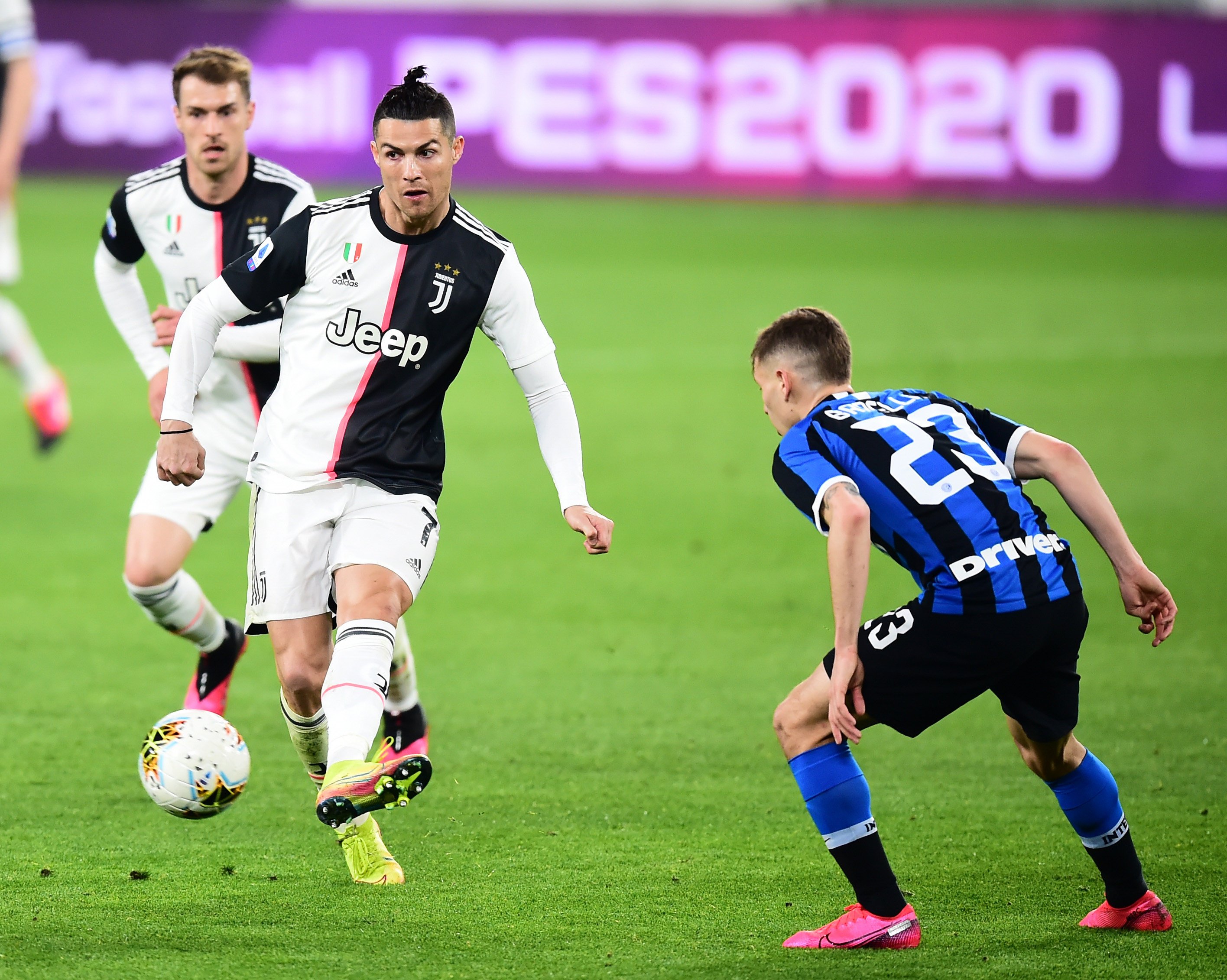 巴塞罗那与皇家贝蒂斯的西甲对决：谁将笑到最后？（西甲焦点战：巴萨PK贝蒂斯，最终胜者花落谁家？）