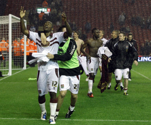 国足踢出赛季最佳半场？